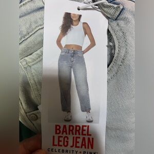 Celebrity Pink Women's Light Barrell Jeans 19/34